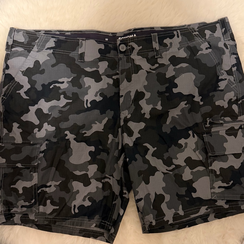 Sonoma Men's Black & Gray Camo Cargo Shorts NWOT 52 Big & Tall Man